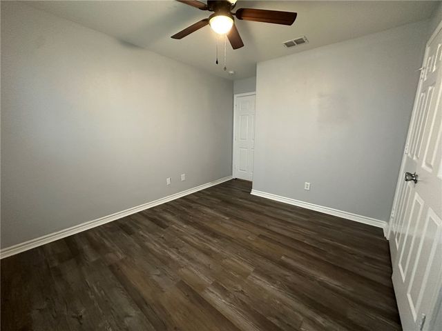 1993 Westwood Dr, Portland, TX 78374