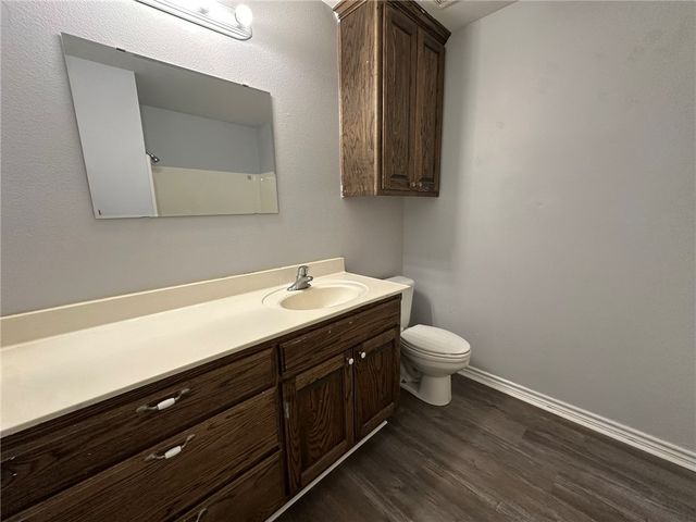 1993 Westwood Dr, Portland, TX 78374