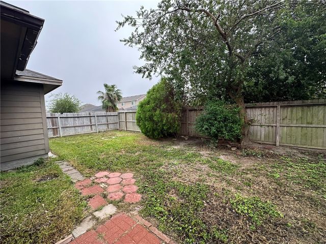 1993 Westwood Dr, Portland, TX 78374