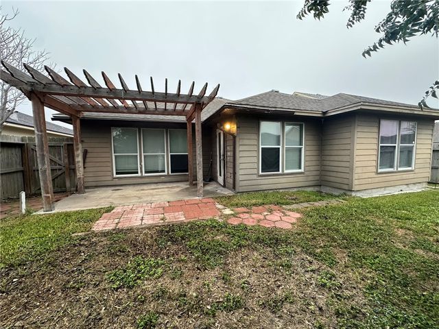 1993 Westwood Dr, Portland, TX 78374