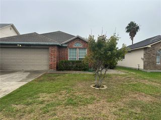 1993 Westwood Dr, Portland, TX 78374