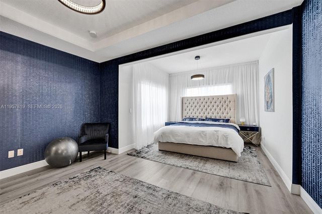 1033 Eucalyptus Dr, Hollywood, FL 33021