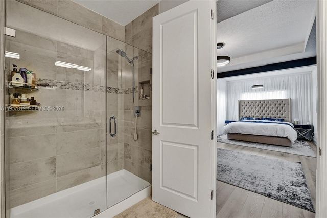 1033 Eucalyptus Dr, Hollywood, FL 33021