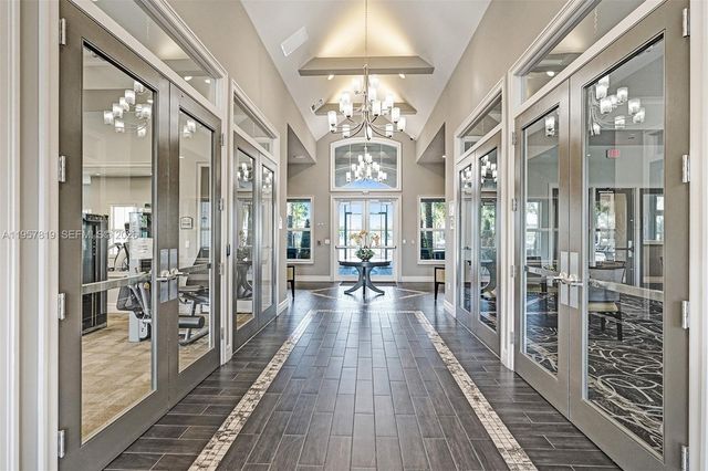 1033 Eucalyptus Dr, Hollywood, FL 33021