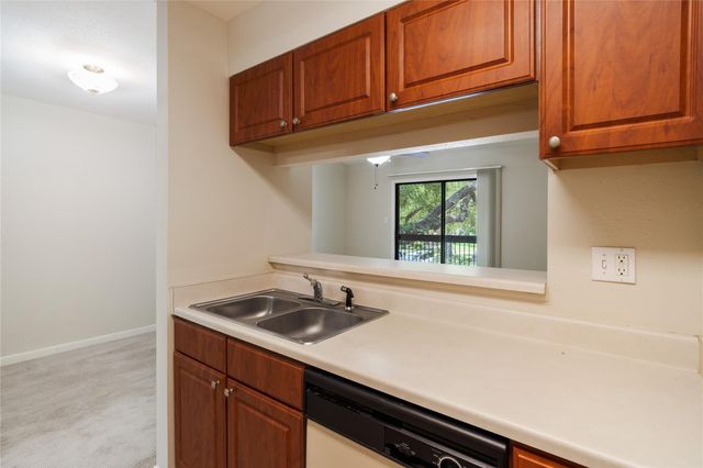 3300 Pebblebrook Drive 62, Seabrook, TX 77586