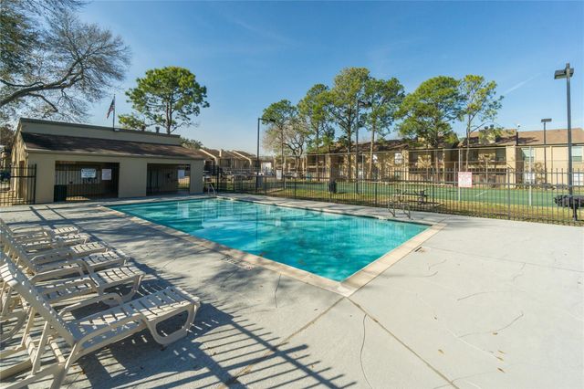 3300 Pebblebrook Drive 62, Seabrook, TX 77586