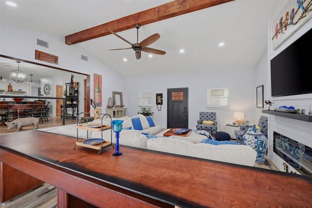 121 Kiowa Drive W, Lake Kiowa, TX 76240