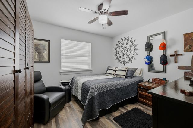 121 Kiowa Drive W, Lake Kiowa, TX 76240