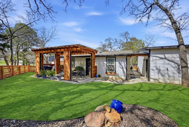 121 Kiowa Drive W, Lake Kiowa, TX 76240