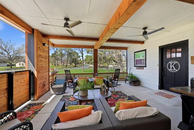 121 Kiowa Drive W, Lake Kiowa, TX 76240