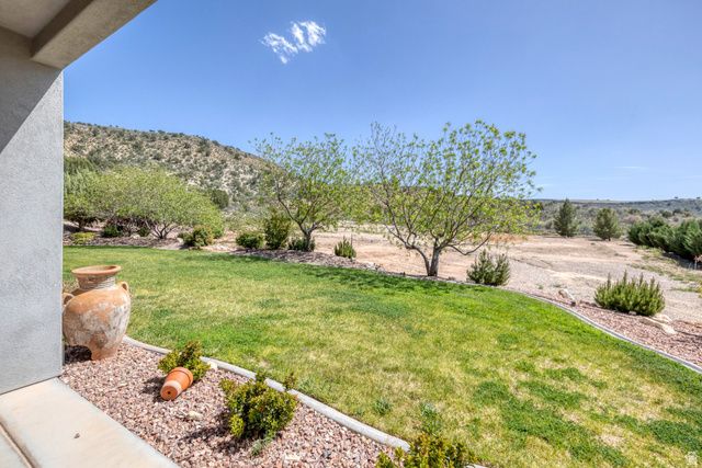 947 W AMETHYST DR, St. George, UT 84770