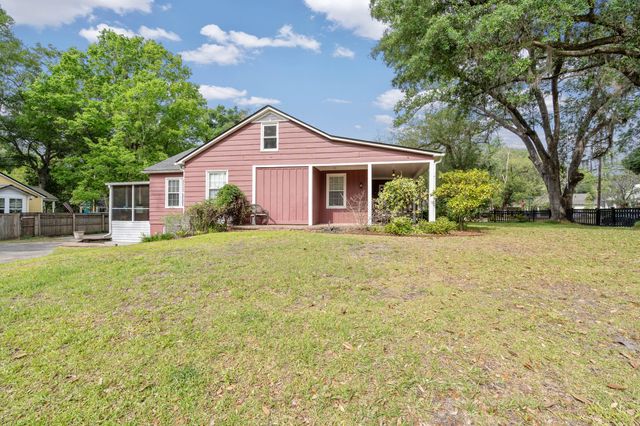 200 Warren Street, Walterboro, SC 29488