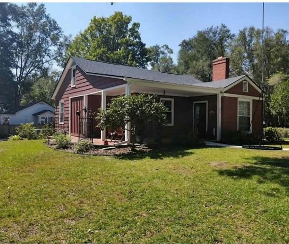 200 Warren Street, Walterboro, SC 29488