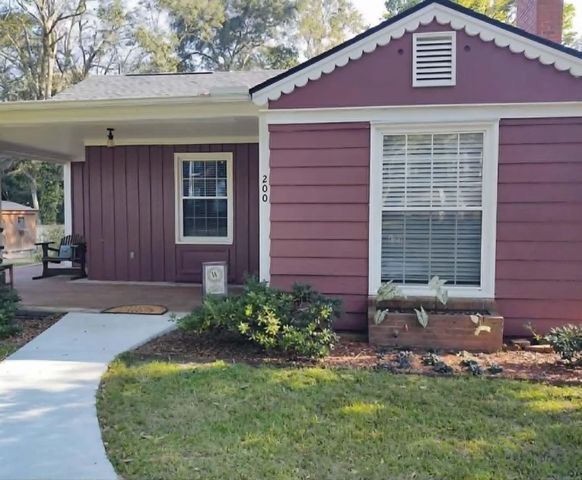 200 Warren Street, Walterboro, SC 29488