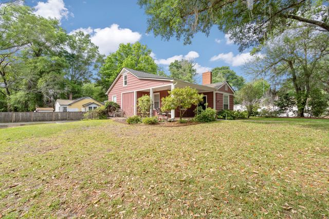 200 Warren Street, Walterboro, SC 29488