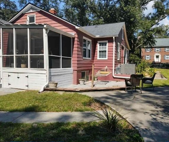 200 Warren Street, Walterboro, SC 29488