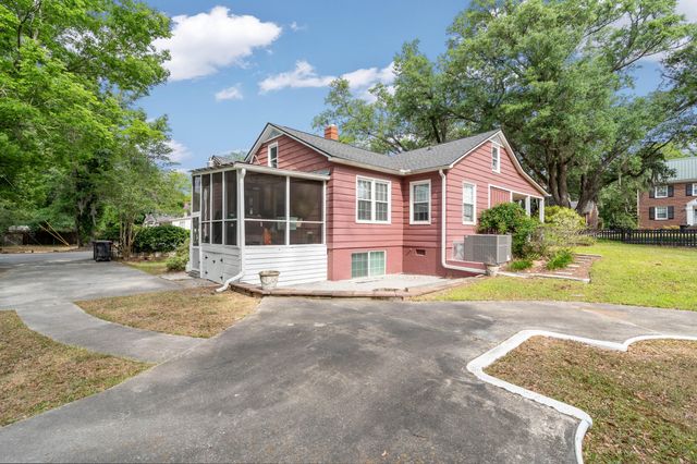 200 Warren Street, Walterboro, SC 29488