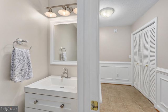 3123 WOODLAND LN, Alexandria, VA 22309