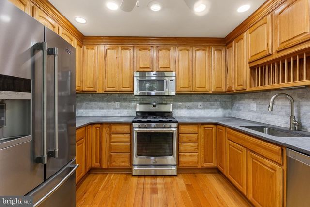 3123 WOODLAND LN, Alexandria, VA 22309