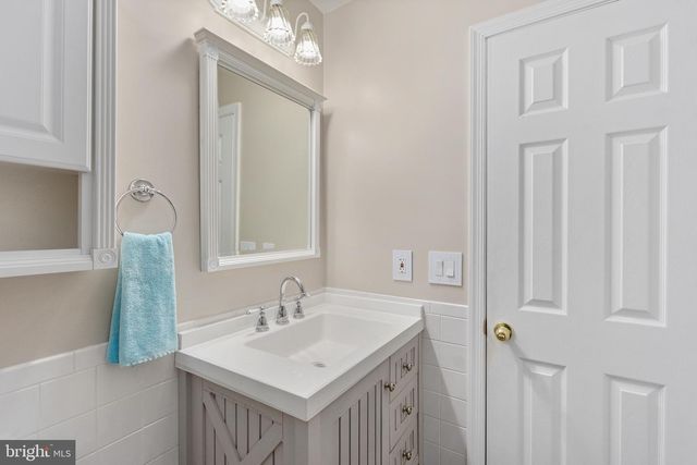 3123 WOODLAND LN, Alexandria, VA 22309