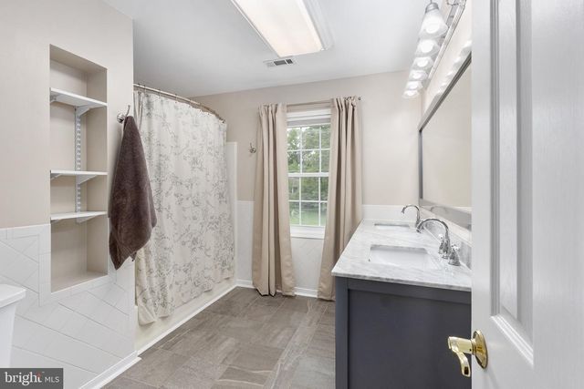 3123 WOODLAND LN, Alexandria, VA 22309