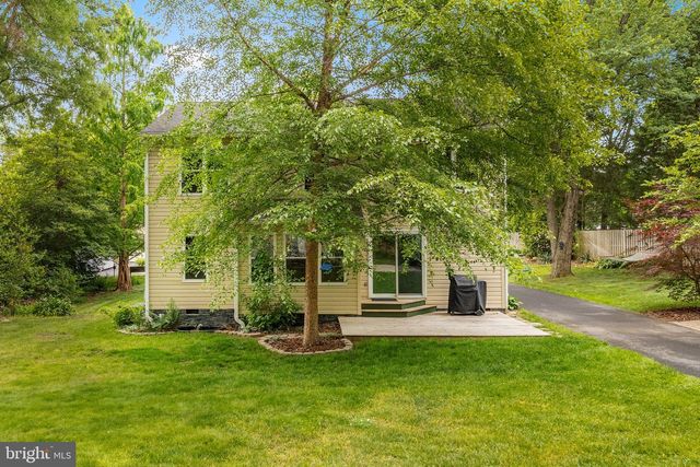 3123 WOODLAND LN, Alexandria, VA 22309
