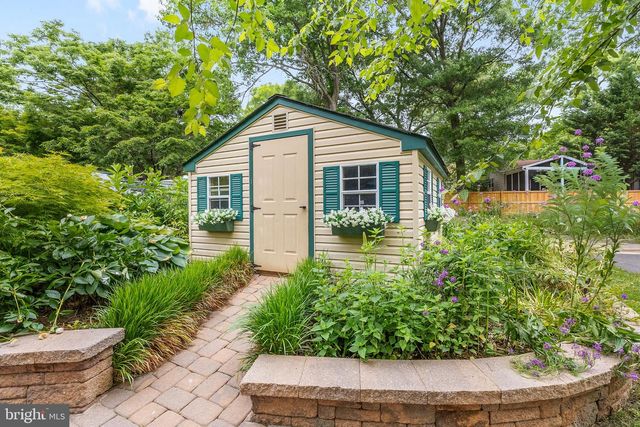 3123 WOODLAND LN, Alexandria, VA 22309