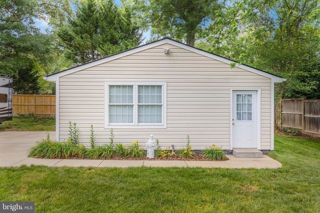 3123 WOODLAND LN, Alexandria, VA 22309