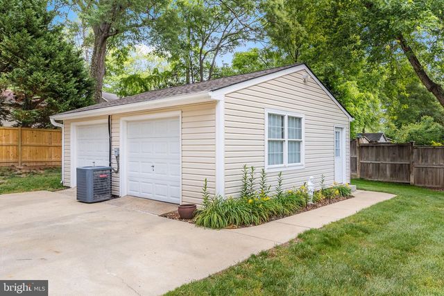 3123 WOODLAND LN, Alexandria, VA 22309