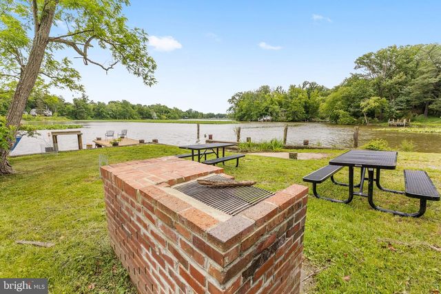 3123 WOODLAND LN, Alexandria, VA 22309