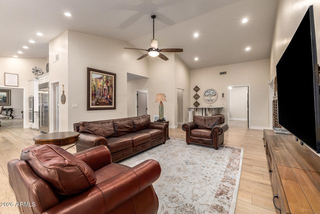 8551 E WOOD Drive E, Scottsdale, AZ 85260