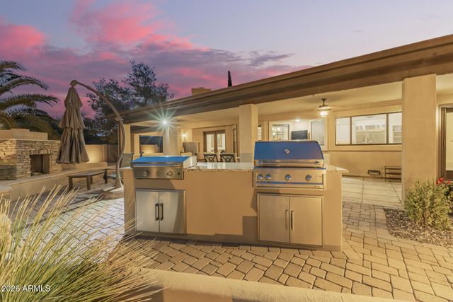 8551 E WOOD Drive E, Scottsdale, AZ 85260