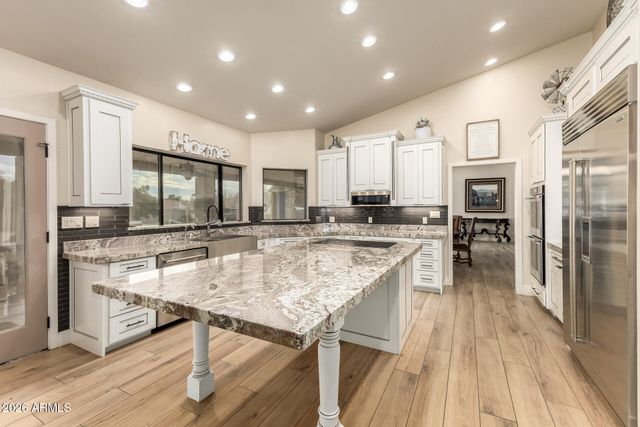 8551 E WOOD Drive E, Scottsdale, AZ 85260