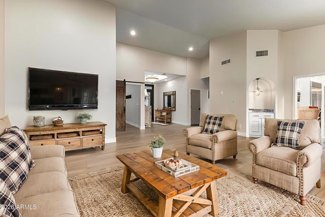 8551 E WOOD Drive E, Scottsdale, AZ 85260