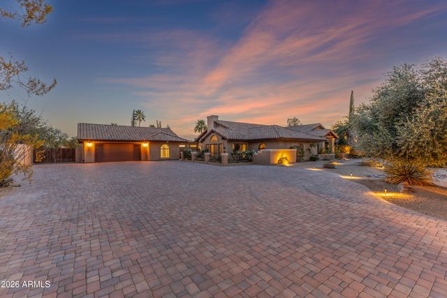 8551 E WOOD Drive E, Scottsdale, AZ 85260