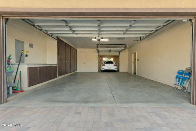 8551 E WOOD Drive E, Scottsdale, AZ 85260