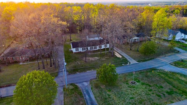 331 Hilltop Dr, Shelbyville, TN 37160