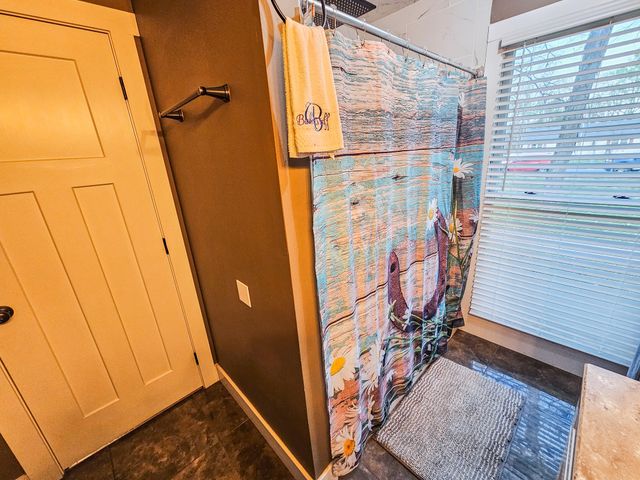 331 Hilltop Dr, Shelbyville, TN 37160