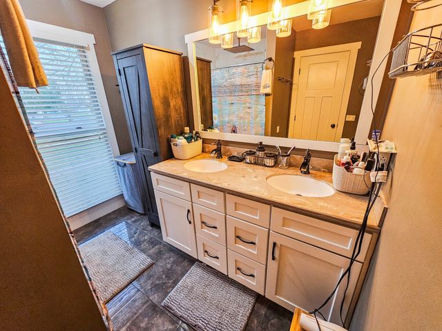 331 Hilltop Dr, Shelbyville, TN 37160