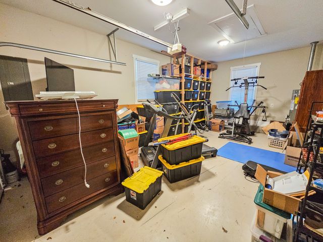 331 Hilltop Dr, Shelbyville, TN 37160