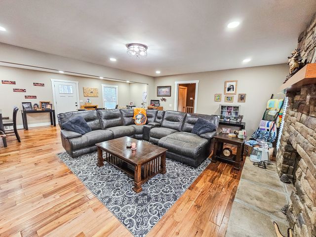 331 Hilltop Dr, Shelbyville, TN 37160