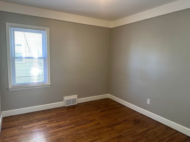 19348 Washtenaw Street, Harper Woods City, MI 48225