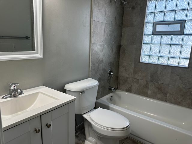 19348 Washtenaw Street, Harper Woods City, MI 48225