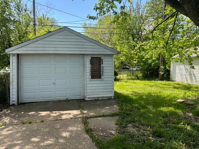 19348 Washtenaw Street, Harper Woods City, MI 48225