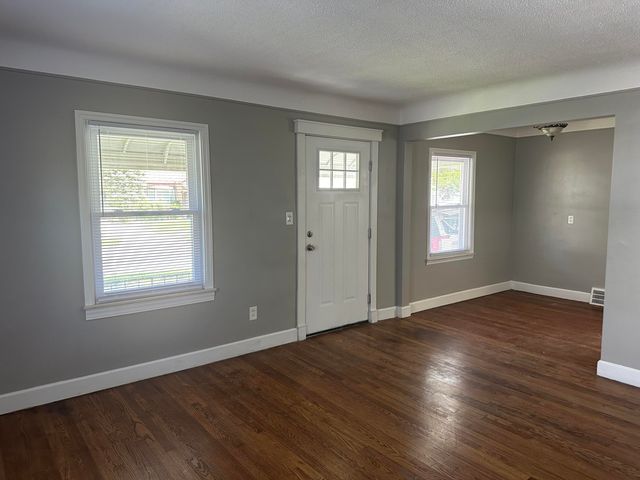 19348 Washtenaw Street, Harper Woods City, MI 48225