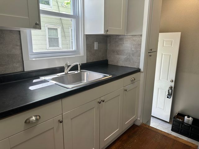 19348 Washtenaw Street, Harper Woods City, MI 48225