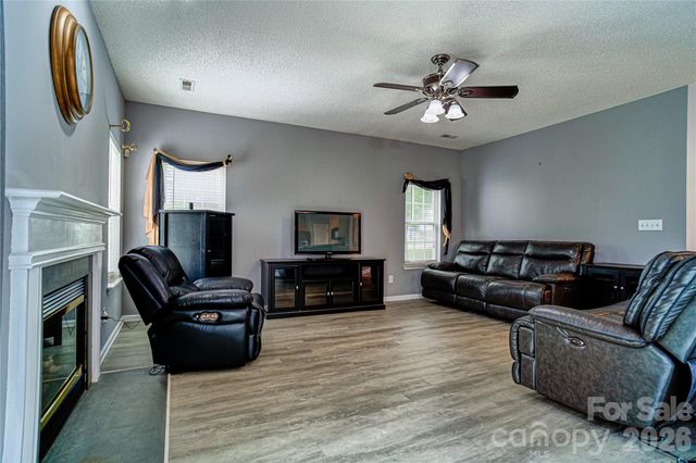 9612 Veronica Drive, Charlotte, NC 28215