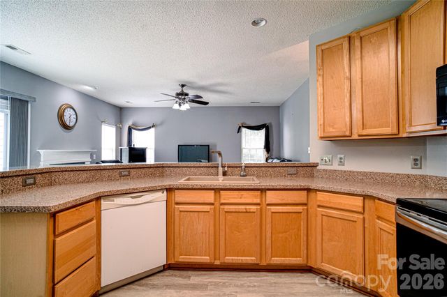 9612 Veronica Drive, Charlotte, NC 28215