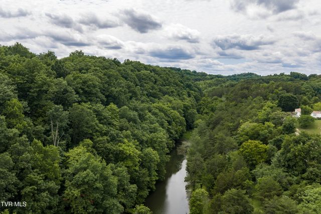 700 Piney Flats Road, Piney Flats, TN 37686
