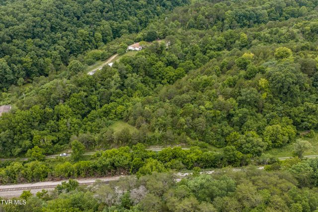 700 Piney Flats Road, Piney Flats, TN 37686